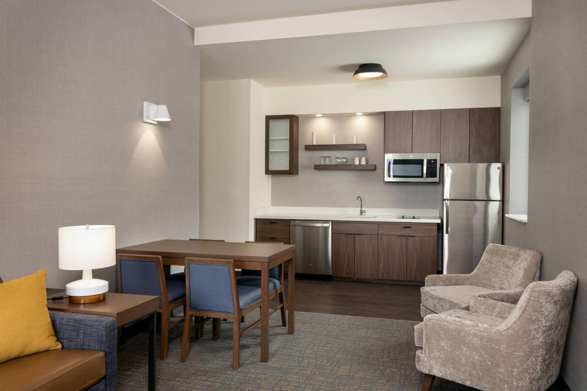 By Marriott Philadelphia Hotel
